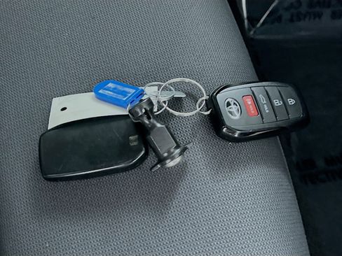 Used 2025 Toyota Corolla LE w/ LE Premium Package FWD image 36