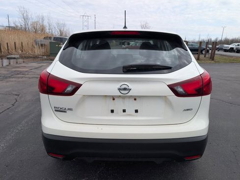 Used 2019 Nissan Rogue Sport S image 7