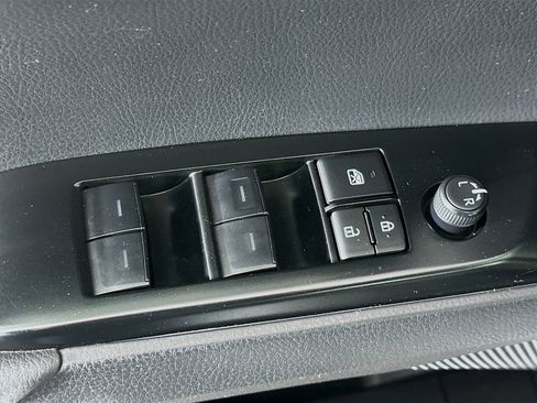 Used 2025 Toyota Camry LE image 15