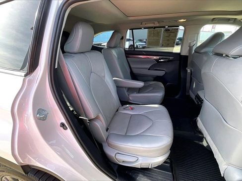 Used 2021 Toyota Highlander Platinum image 27