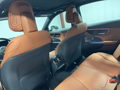 Used 2025 Mercedes-Benz C 300 4MATIC Sedan image 25