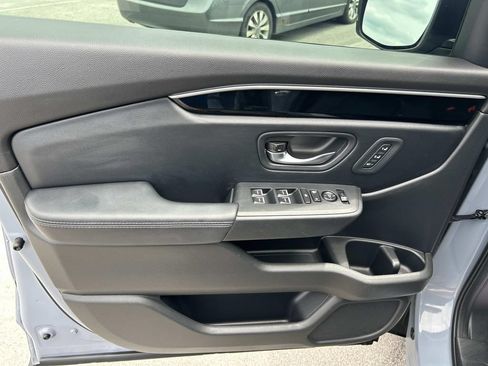 Used 2025 Honda Pilot Touring image 31