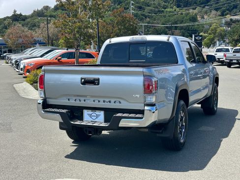 Used 2023 Toyota Tacoma TRD Off-Road AWD/4WD image 5