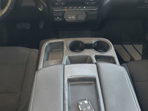 Used 2021 Chevrolet Silverado 1500 LT w/ Bed Protection Package image 16