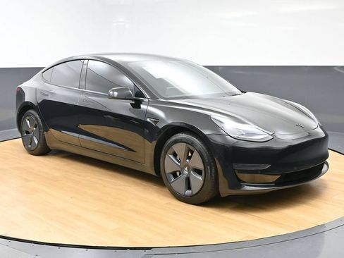 Used 2022 Tesla Model 3 RWD image 2