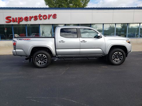 Used 2023 Toyota Tacoma TRD Sport image 10