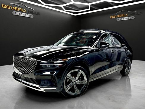 Used 2023 Genesis GV70 2.5T w/ Sport Prestige Package image 1