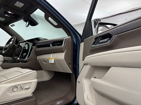 New 2026 GMC Yukon Denali w/ Sun & Power Step Package image 34