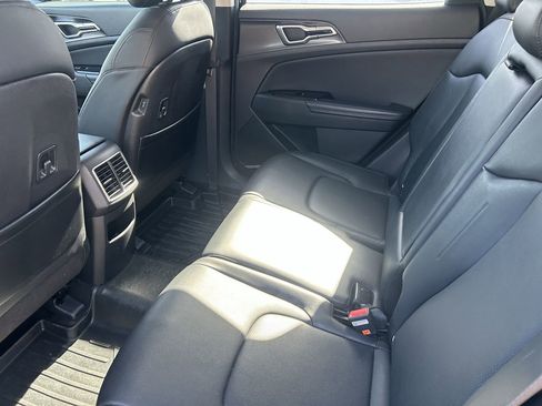 Used 2023 Kia Sportage EX FWD image 6