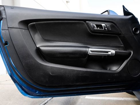 Used 2017 Ford Mustang GT image 36