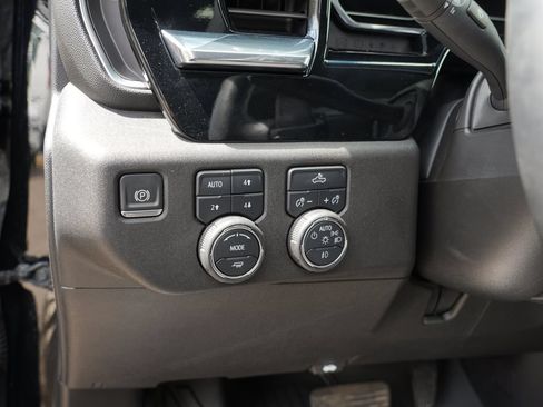 Used 2024 Chevrolet Silverado 1500 RST AWD/4WD image 16