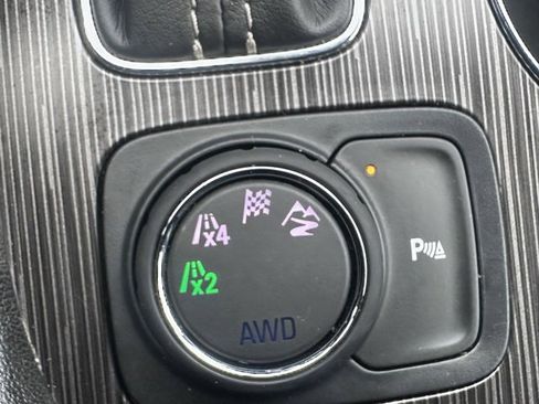 Used 2019 GMC Acadia SLT image 26