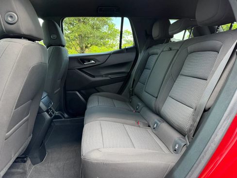 Used 2026 Chevrolet Equinox LT AWD/4WD image 17
