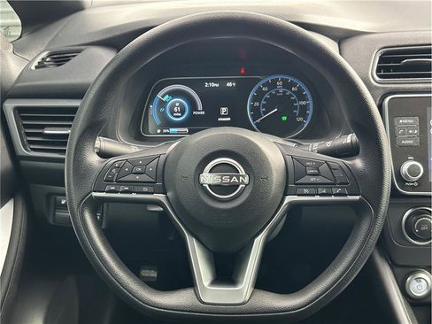 Used 2024 Nissan Leaf S image 19
