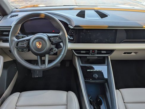 Used 2025 Porsche Macan Electric image 34