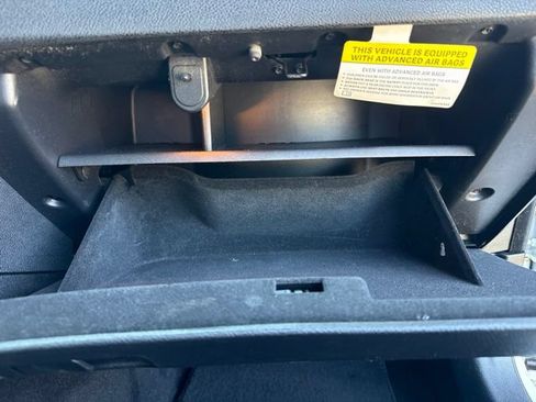 Used 2019 Chrysler 300 S RWD image 33