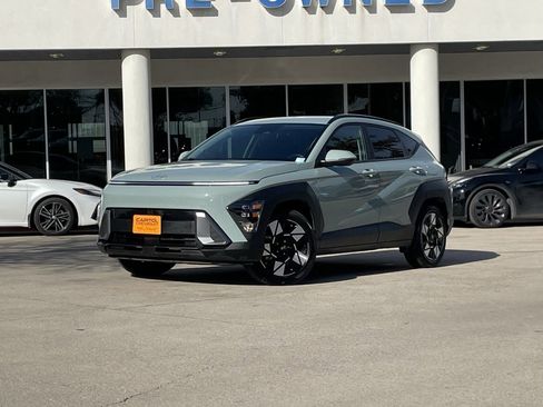 Used 2025 Hyundai Kona SEL image 2