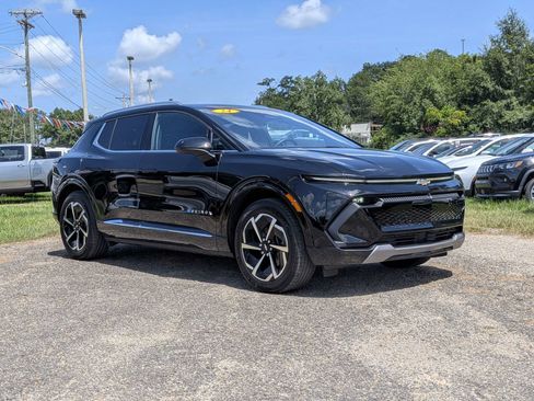 Used 2024 Chevrolet Equinox EV LT FWD image 2