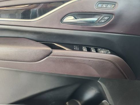 Used 2023 Cadillac Escalade Premium Luxury Platinum RWD image 21