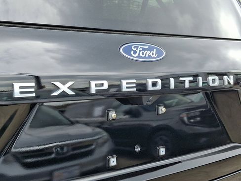 Used 2025 Ford Expedition Max Active AWD/4WD image 30