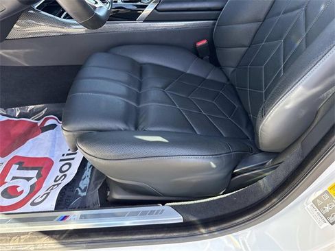 Used 2023 BMW 760i xDrive image 11