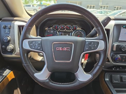 Used 2018 GMC Sierra 1500 SLT AWD/4WD image 18
