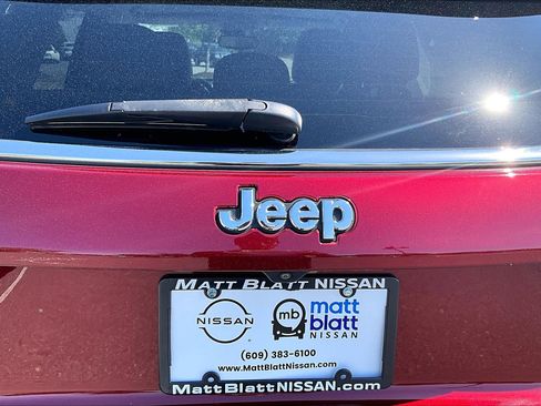 Used 2022 Jeep Compass Latitude AWD/4WD image 30