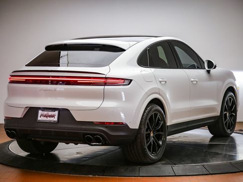 Certified 2026 Porsche Cayenne S AWD/4WD image 7