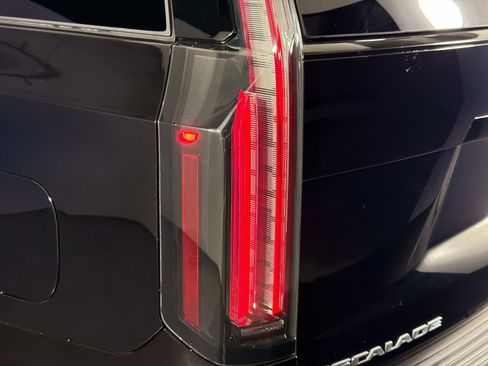 Used 2026 Cadillac Escalade Platinum Sport AWD/4WD image 16