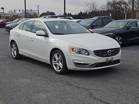 Used 2015 Volvo S60 T5 Premier image 1