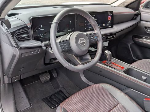 Certified 2026 Nissan Kicks SR w/ Cold Weather Package FWD image 33
