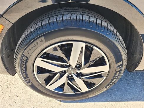 Used 2023 Kia Sorento S image 20