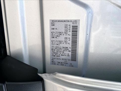 Certified 2025 Nissan Rogue SV FWD image 37