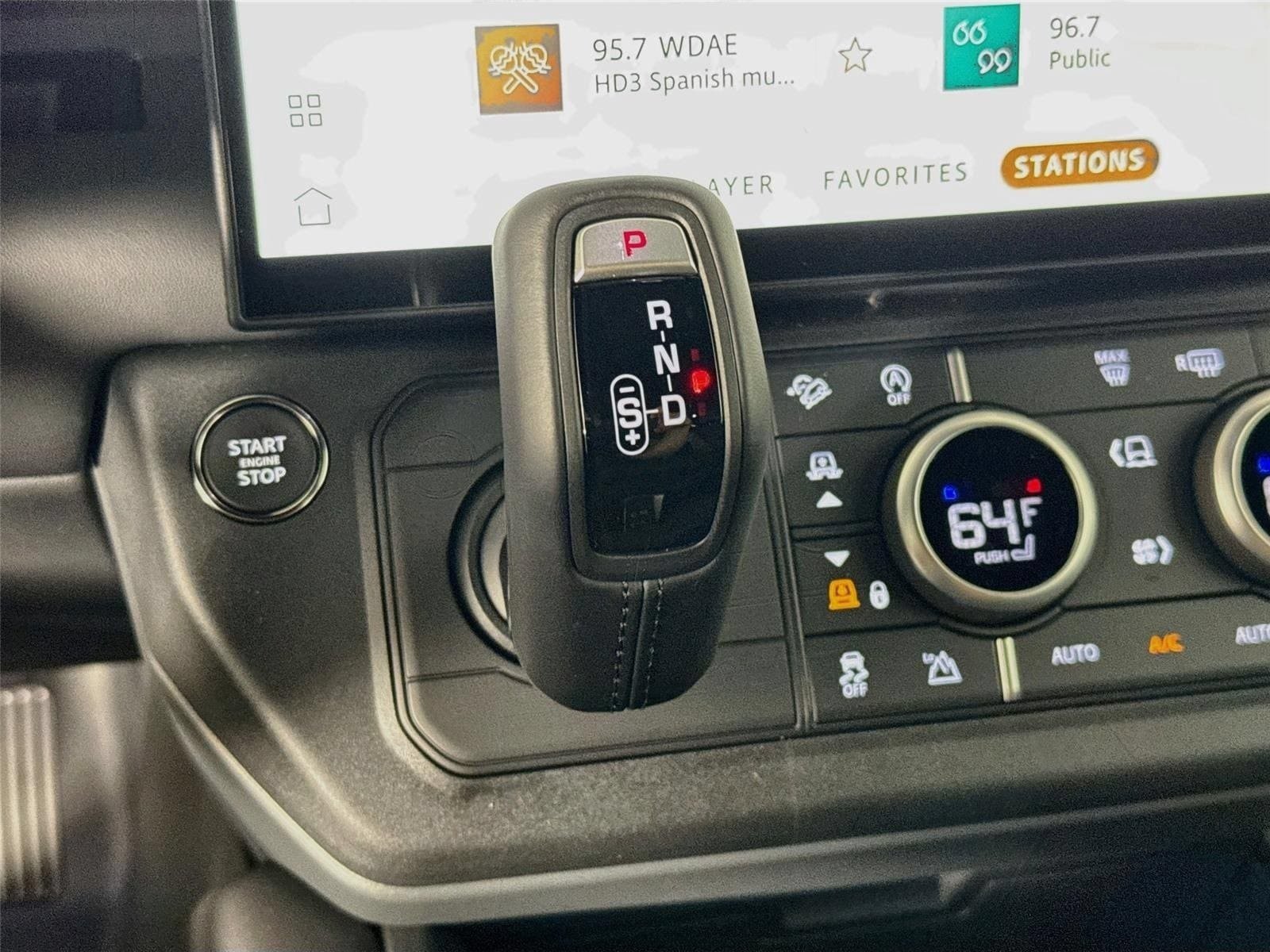 New 2026 Land Rover Defender 110 X-Dynamic SE AWD/4WD image 19