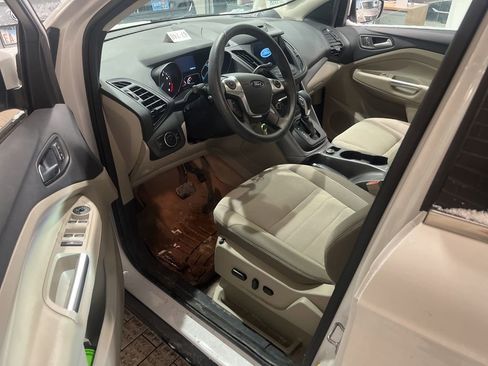 Used 2016 Ford Escape SE w/ Equipment Group 201A image 5