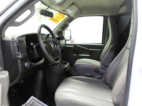 Used 2023 Chevrolet Express 2500 image 15