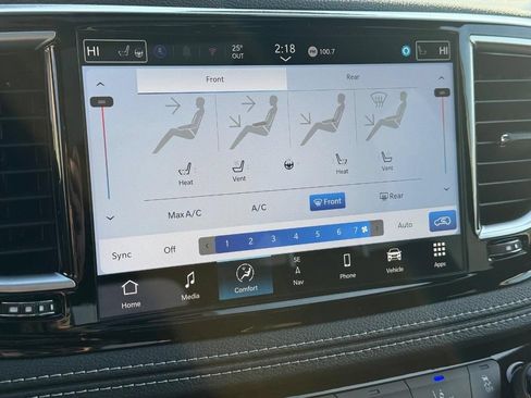 New 2026 Chrysler Pacifica Limited w/ Trailer Tow Group AWD/4WD image 15