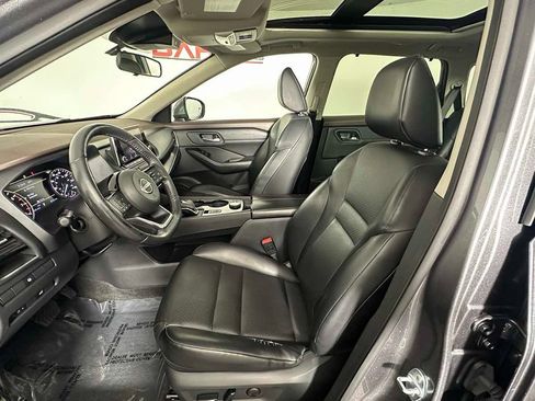 Used 2022 Nissan Rogue SV w/ SV Premium Package image 14