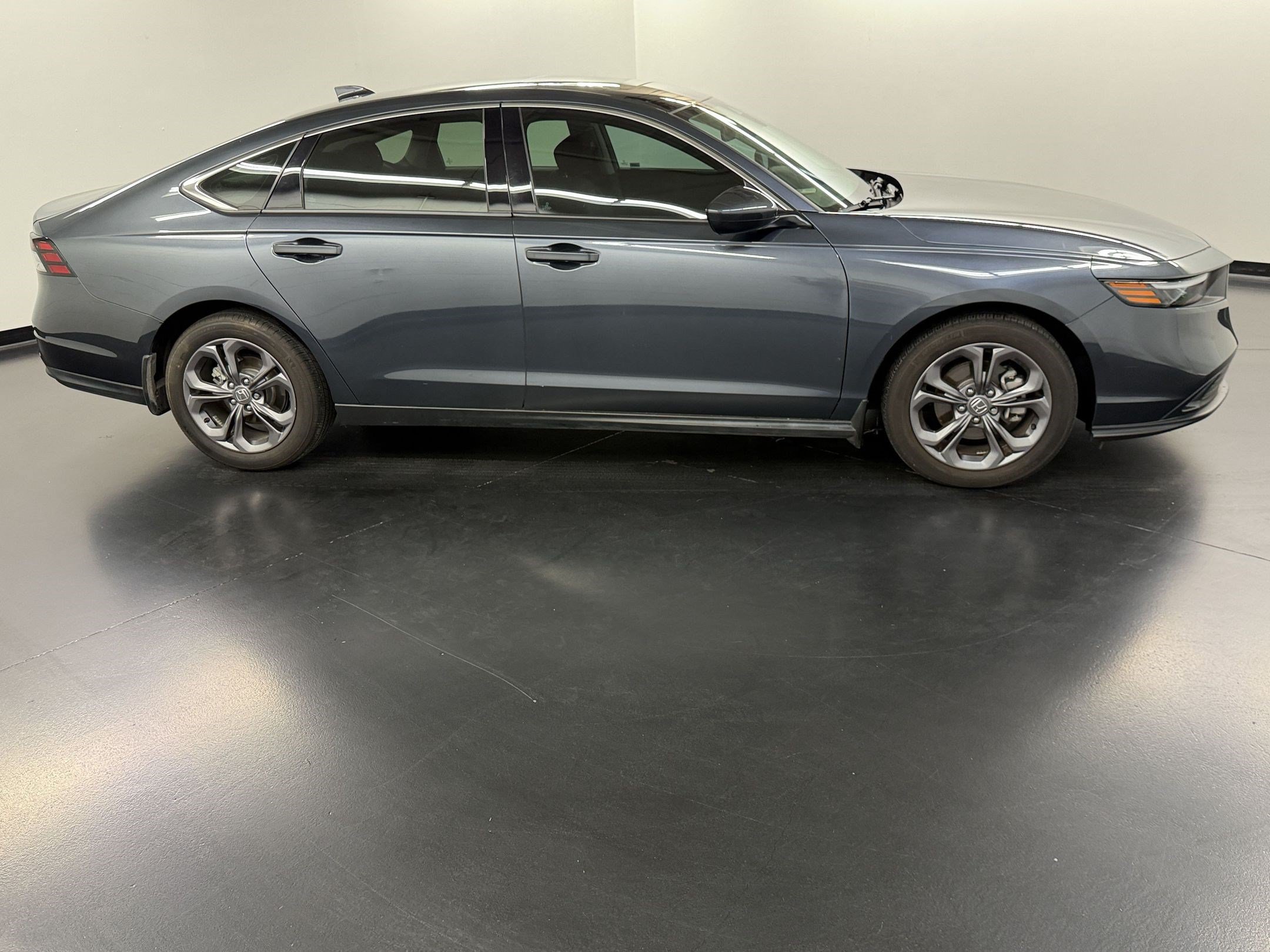 Certified 2023 Honda Accord EX image 8