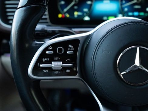 Used 2021 Mercedes-Benz Maybach GLS 600 4MATIC image 31