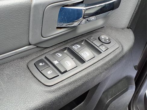 Used 2024 RAM 1500 Classic SLT AWD/4WD image 14
