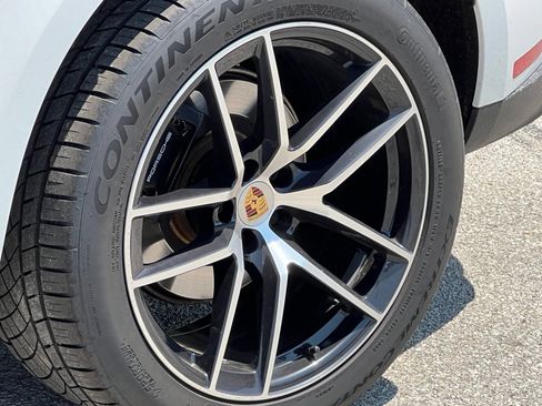 Certified 2024 Porsche Macan AWD/4WD image 14
