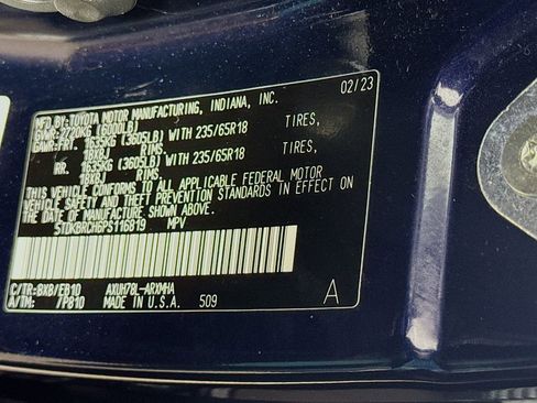 Used 2023 Toyota Highlander XLE AWD/4WD image 32