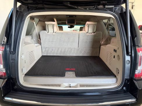 Used 2020 GMC Yukon XL Denali w/ Denali Ultimate Package RWD image 13