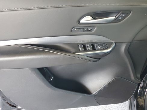 Used 2025 Cadillac XT4 Premium Luxury FWD image 15