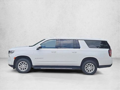 Used 2024 Chevrolet Suburban LT RWD image 6