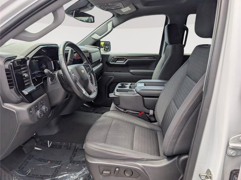 Used 2023 Chevrolet Silverado 1500 LT AWD/4WD image 15