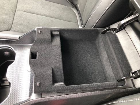 New 2025 Jeep Grand Cherokee Altitude image 33