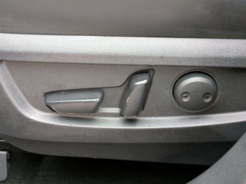 Used 2019 INFINITI QX50 Essential w/ Premium Heat Package image 21