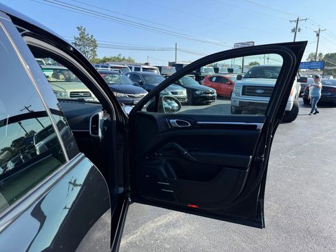 Used 2012 Porsche Cayenne image 42